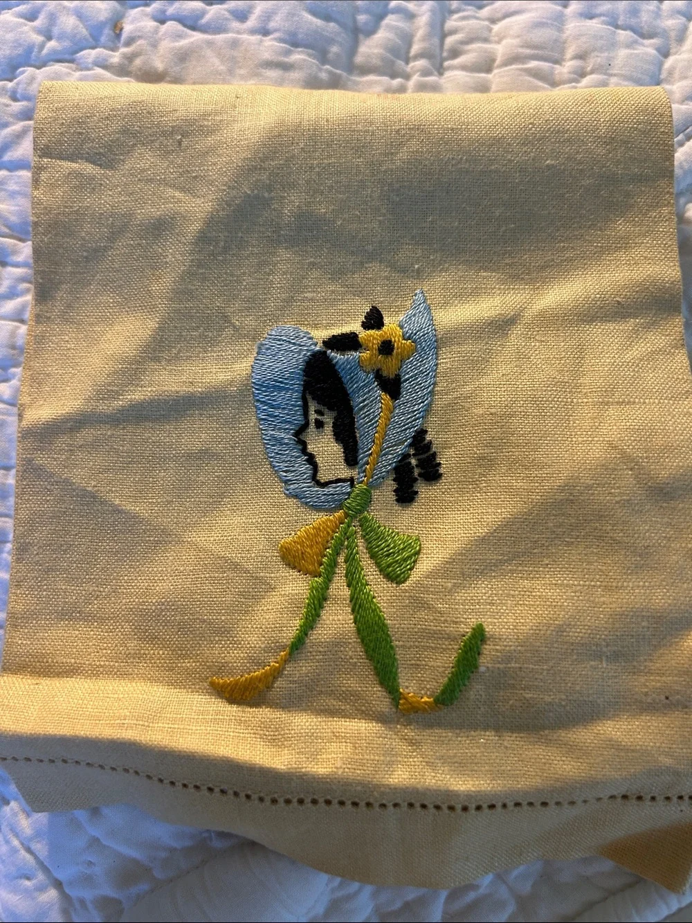 Vintage Embroidered Sunbonnet Girl Linen Guest Towel - Yellow